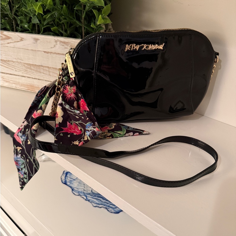 Betsey Johnson Xoanaya Crossbody Scarf Purse with a Chain/Leather Strap